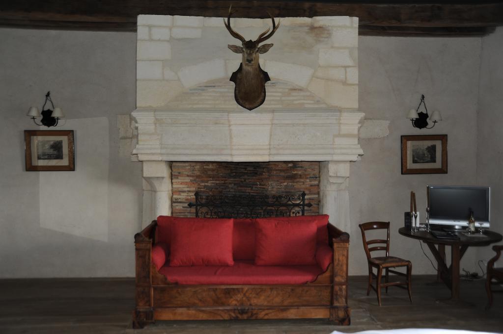 Chateau De Lerse Bed and Breakfast Perignac  Rum bild