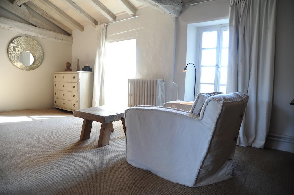 Chateau De Lerse Bed and Breakfast Perignac  Rum bild